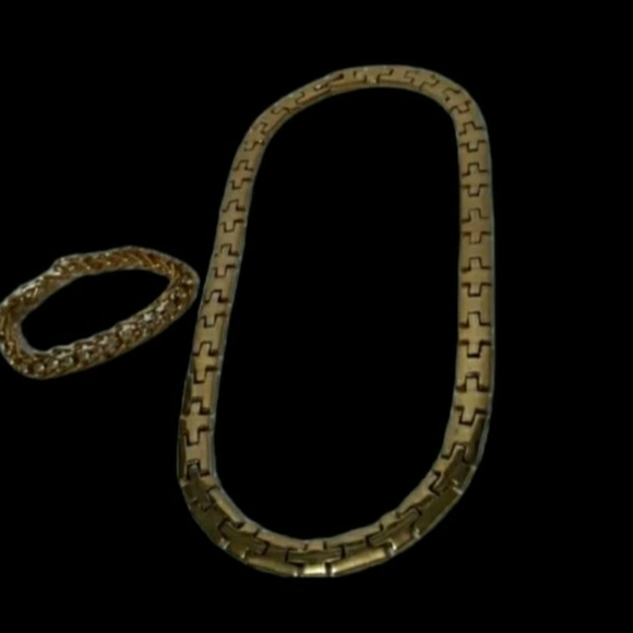 Vtg early 90s Goldtone Womens Womens Chunky Link Necklace Bracelet Jewelry set - Picture 9 of 9